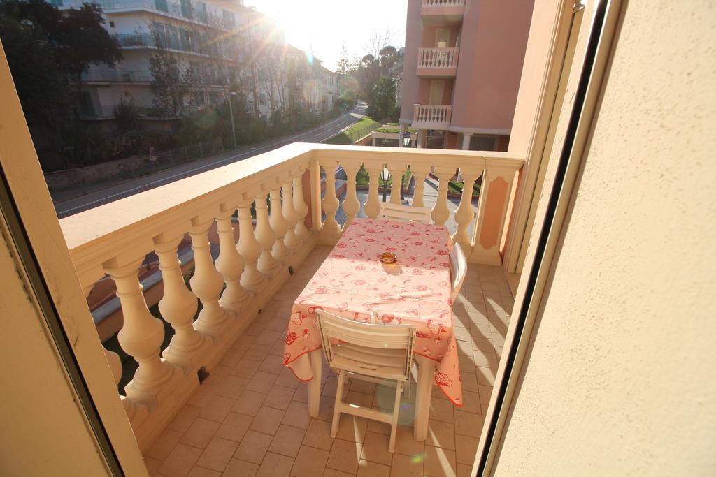 Appartamento Geranei Taggia Exterior foto